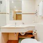 With 2 Bedrooms, 2m To The