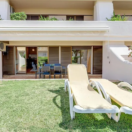 With 2 Bedrooms, 2m To The