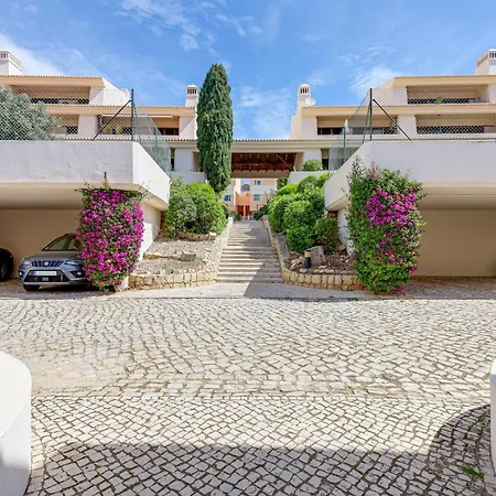 Apartment With 2 Bedrooms, 2m To The