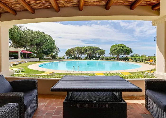 Διαμέρισμα With 2 Bedrooms, 2m To The