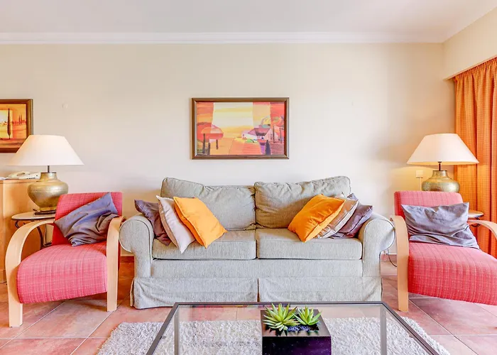 Διαμέρισμα With 2 Bedrooms, 2m To The