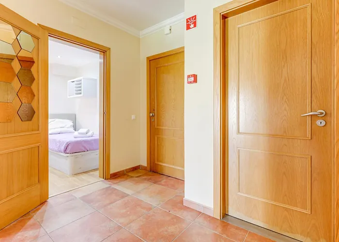 Διαμέρισμα With 2 Bedrooms, 2m To The Armação de Pêra