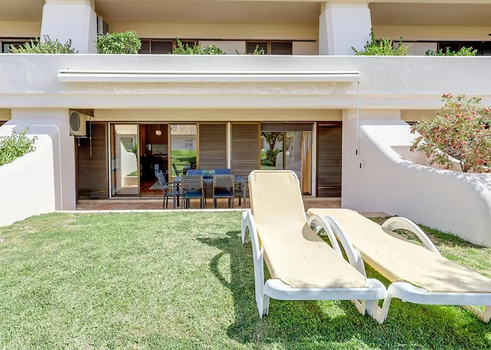 With 2 Bedrooms, 2m To The