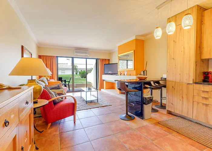 With 2 Bedrooms, 2m To The