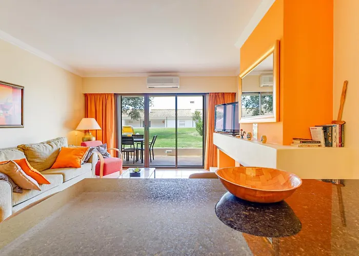 Διαμέρισμα With 2 Bedrooms, 2m To The Armação de Pêra