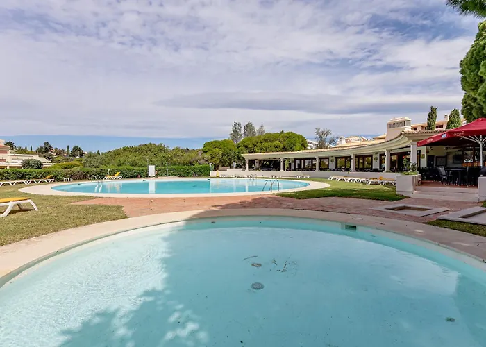 Διαμέρισμα With 2 Bedrooms, 2m To The Armação de Pêra