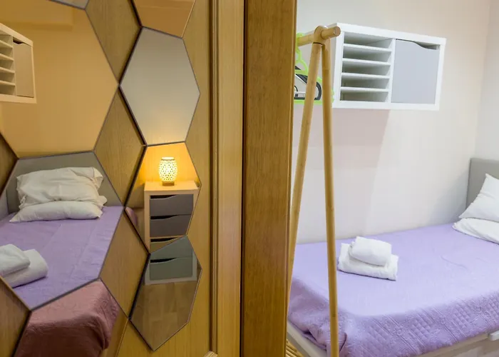 Διαμέρισμα With 2 Bedrooms, 2m To The