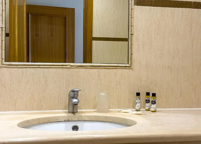 Διαμέρισμα With 2 Bedrooms, 2m To The