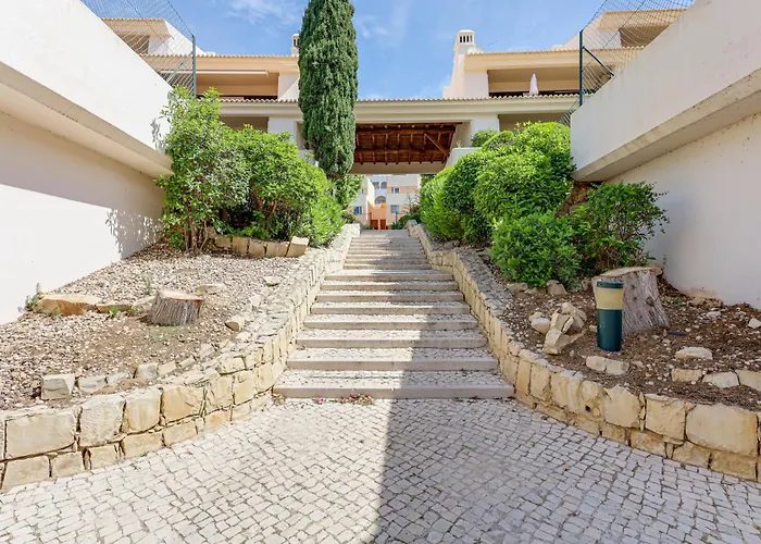 Διαμέρισμα With 2 Bedrooms, 2m To The Armação de Pêra