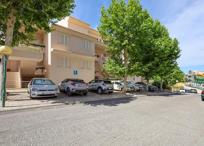 With 2 Bedrooms, 2m To The