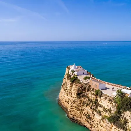 Apartamento With 2 Bedrooms, 2m To The