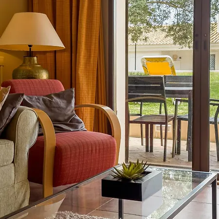 Apartamento With 2 Bedrooms, 2m To The *